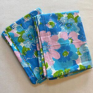 Vintage Pair of Wabasso Flower Power Pillowcases Standard Size Bedding Linens